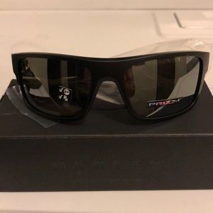 Oakley Drop Point Sunglasses NWT